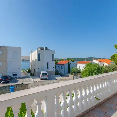 בית נופש House Marina *