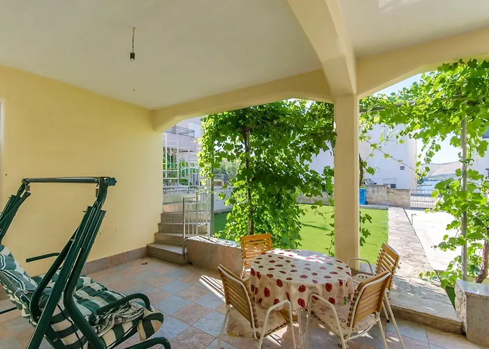 Vikendica House Marina *