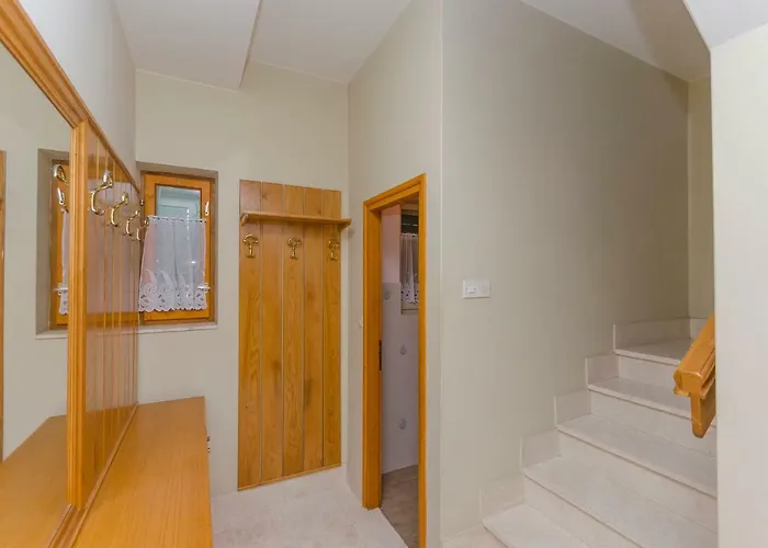 Vikendica House Marina *